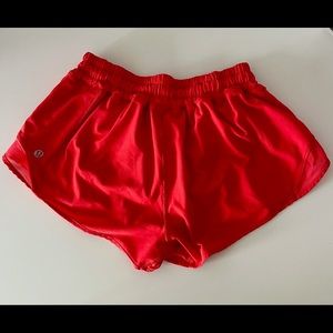 Lululemon Hottie hot shorts 2.5 inch
